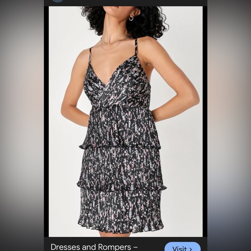 Quaint Cutie Black Floral Pleated Tiered Mini Dress size small - Picture 3 of 13